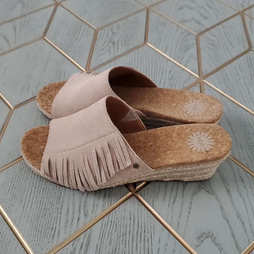 UGG Fringe Wedges Suede Tan Slide Sandal. Size 8.